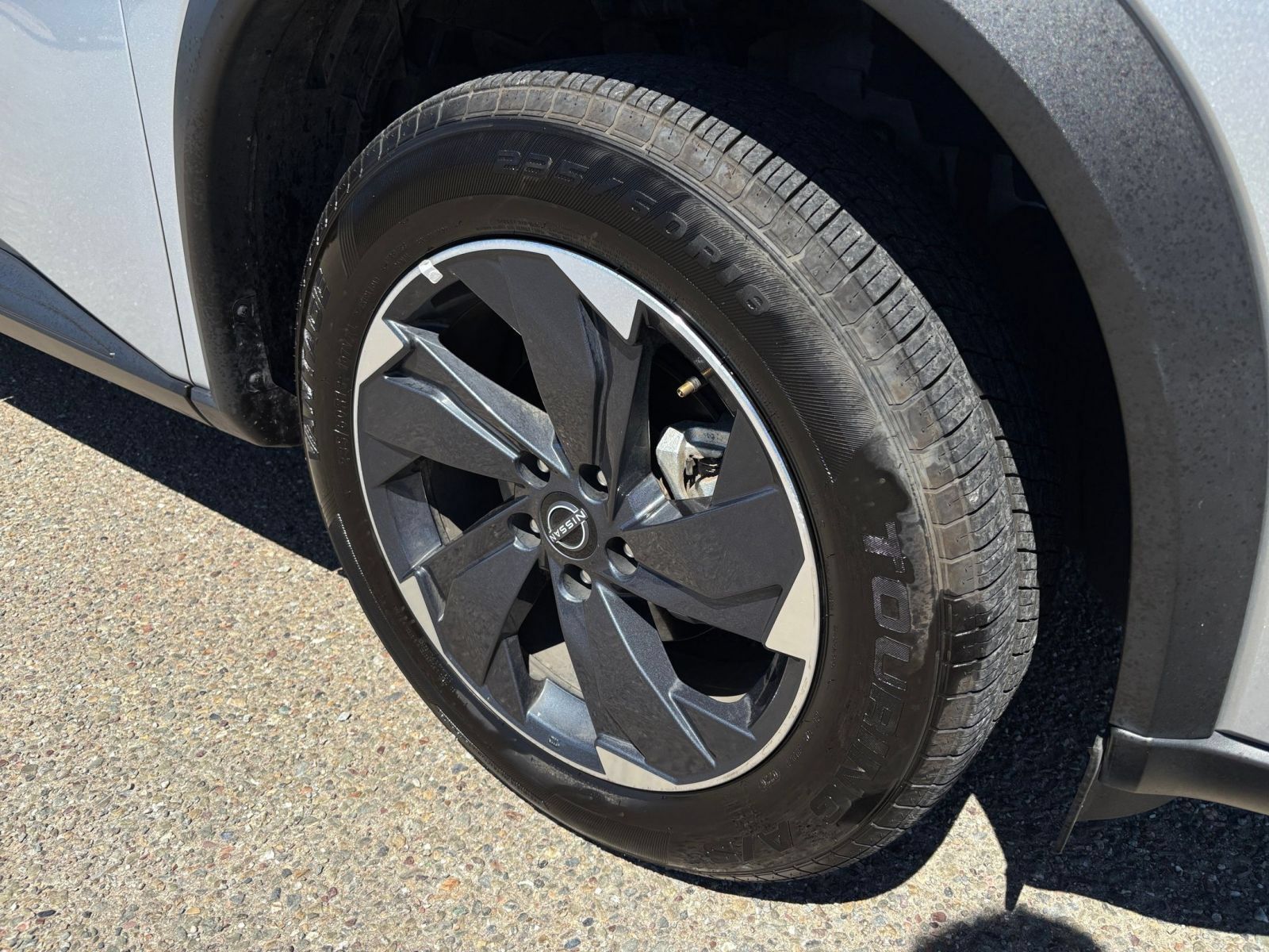 Used 2025 Nissan Rogue SV FWD image 31