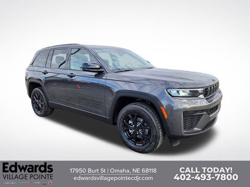 New 2026 Jeep Grand Cherokee Altitude AWD/4WD image 1
