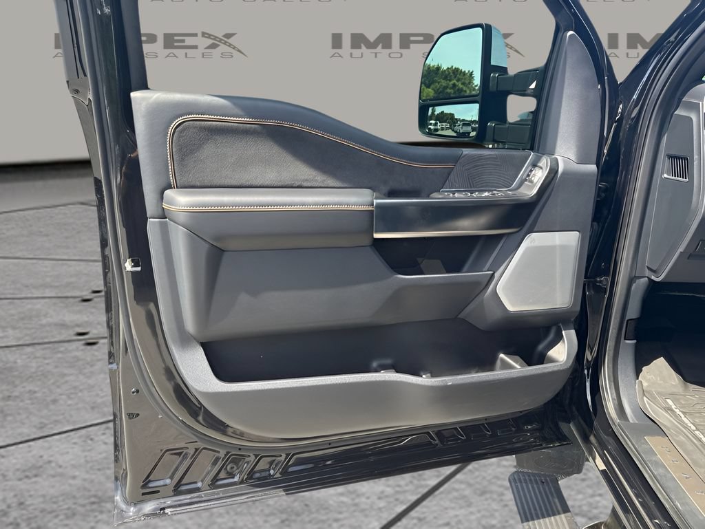 Used 2024 Ford F350 Platinum w/ FX4 Off-Road Package AWD/4WD image 29