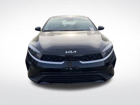 Used 2024 Kia Forte LXS image 2