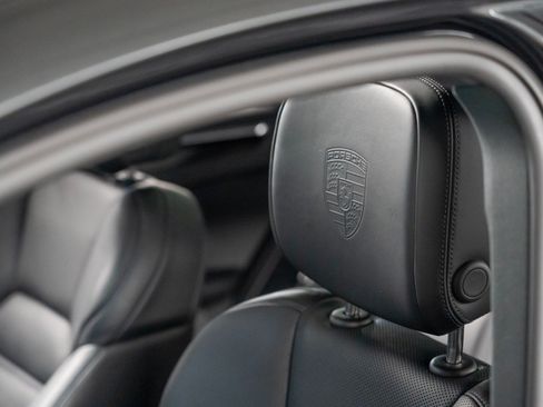 Certified 2026 Porsche Macan AWD/4WD image 25
