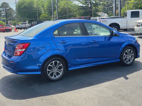 Used 2017 Chevrolet Sonic LT w/ Convenience Package FWD image 5
