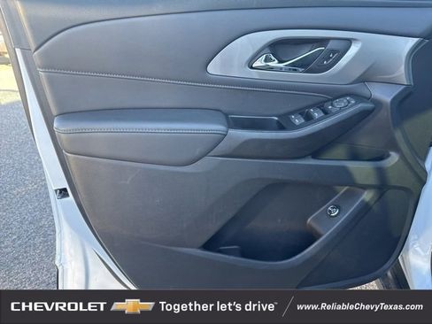 Used 2023 Chevrolet Traverse LT image 22