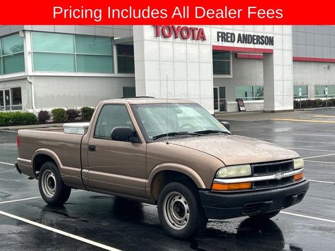 Used 2003 Chevrolet S10 Pickup 2WD Regular Cab image 1