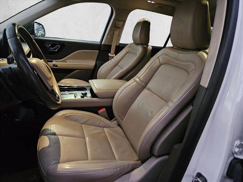 Used 2021 Lincoln Aviator Grand Touring w/ Elements Package Plus image 17