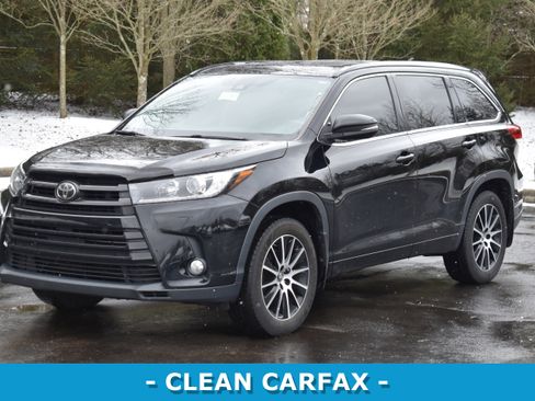 Used 2017 Toyota Highlander SE image 3