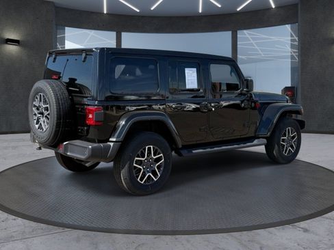 Used 2025 Jeep Wrangler Unlimited Sahara w/ Safety Group AWD/4WD image 7