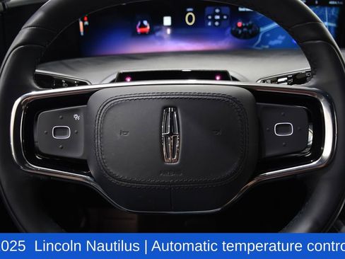 Used 2025 Lincoln Nautilus Reserve w/ Jet Appearance Package AWD/4WD image 10
