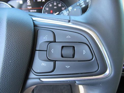 Used 2022 Buick Envision Avenir w/ Technology Package II image 25