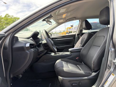 Used 2022 Nissan Altima 2.5 SV FWD image 8