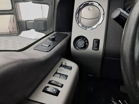 Used 2015 Ford F350 Lariat w/ Chrome Package image 15