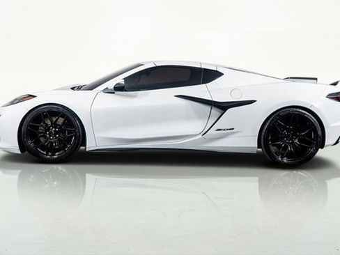 Used 2024 Chevrolet Corvette Z06 image 15