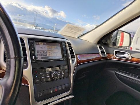 Used 2011 Jeep Grand Cherokee Limited w/ Luxury Group II image 18