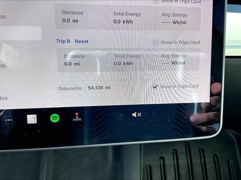 Used 2021 Tesla Model Y Long Range image 17