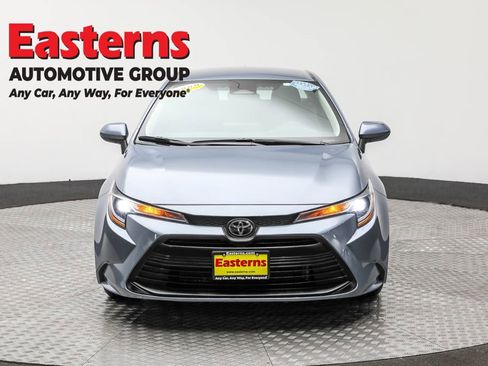 Used 2024 Toyota Corolla LE FWD image 2