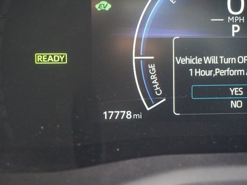 Certified 2025 Toyota Camry SE image 9