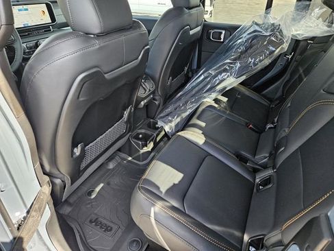 New 2025 Jeep Gladiator Sport image 23