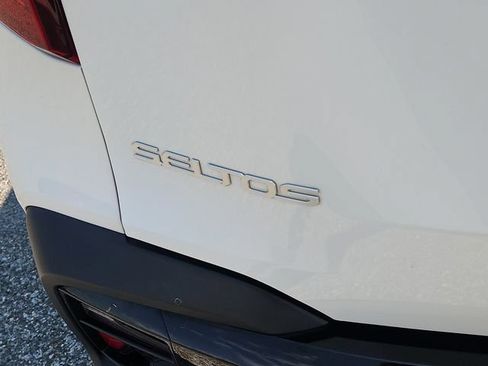 Used 2024 Kia Seltos SX w/ SX Sunroof Package AWD/4WD image 31