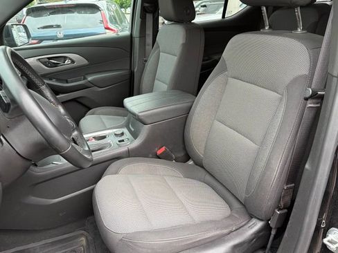 Used 2023 Chevrolet Traverse LT w/ LPO, Floor Liner Package AWD/4WD image 4