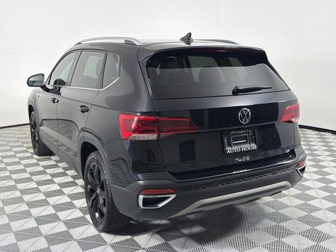 Used 2023 Volkswagen Taos SE w/ Black Wheel Package FWD image 7