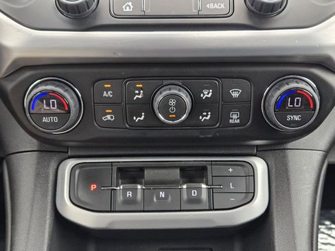 Used 2023 GMC Acadia SLT w/ Elevation Edition FWD image 21