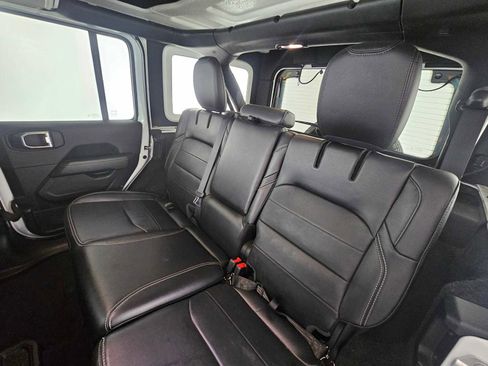 Used 2021 Jeep Wrangler Unlimited Sahara w/ Safety Group image 17