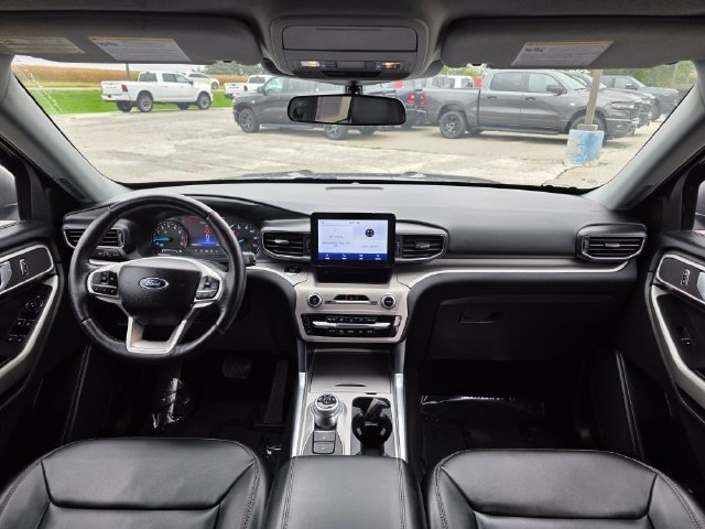 Used 2023 Ford Explorer XLT w/ Equipment Group 202A AWD/4WD image 22