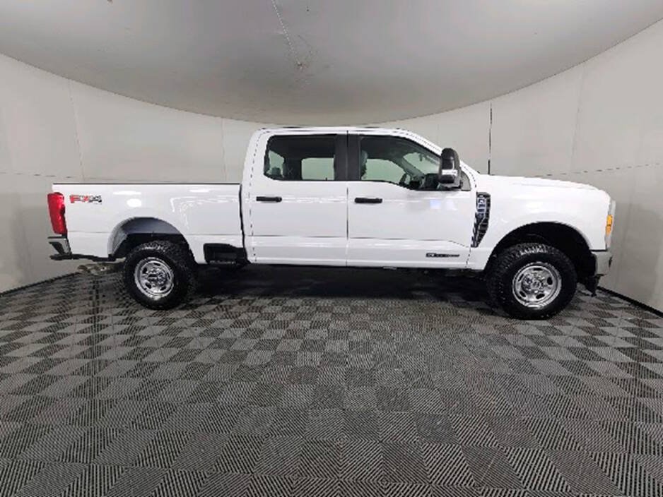 Used 2023 Ford F250 XL w/ FX4 Off-Road Package AWD/4WD image 9
