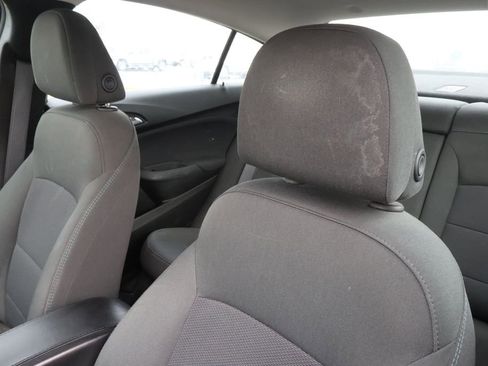 Used 2017 Chevrolet Cruze LT image 12