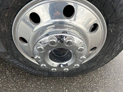 Used 2018 Ford F550 4x4 Regular Cab Super Duty image 9