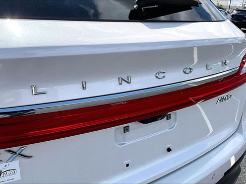 Used 2018 Lincoln MKX Reserve w/ Driver Assistance Package AWD/4WD image 32