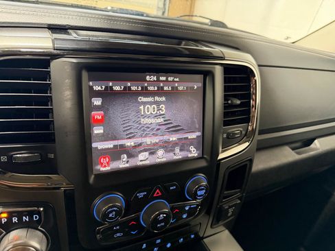 Used 2015 RAM 1500 Sport w/ Black Ram 1500 Sport Group AWD/4WD image 32