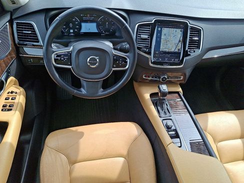 Used 2016 Volvo XC90 T6 Momentum w/ Momentum Plus Package image 11