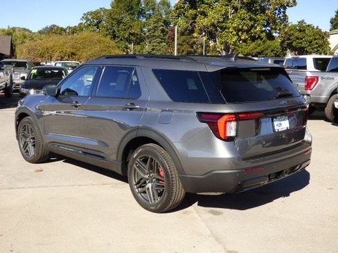 New 2026 Ford Explorer ST-Line w/ ST-Line Street Pack image 5