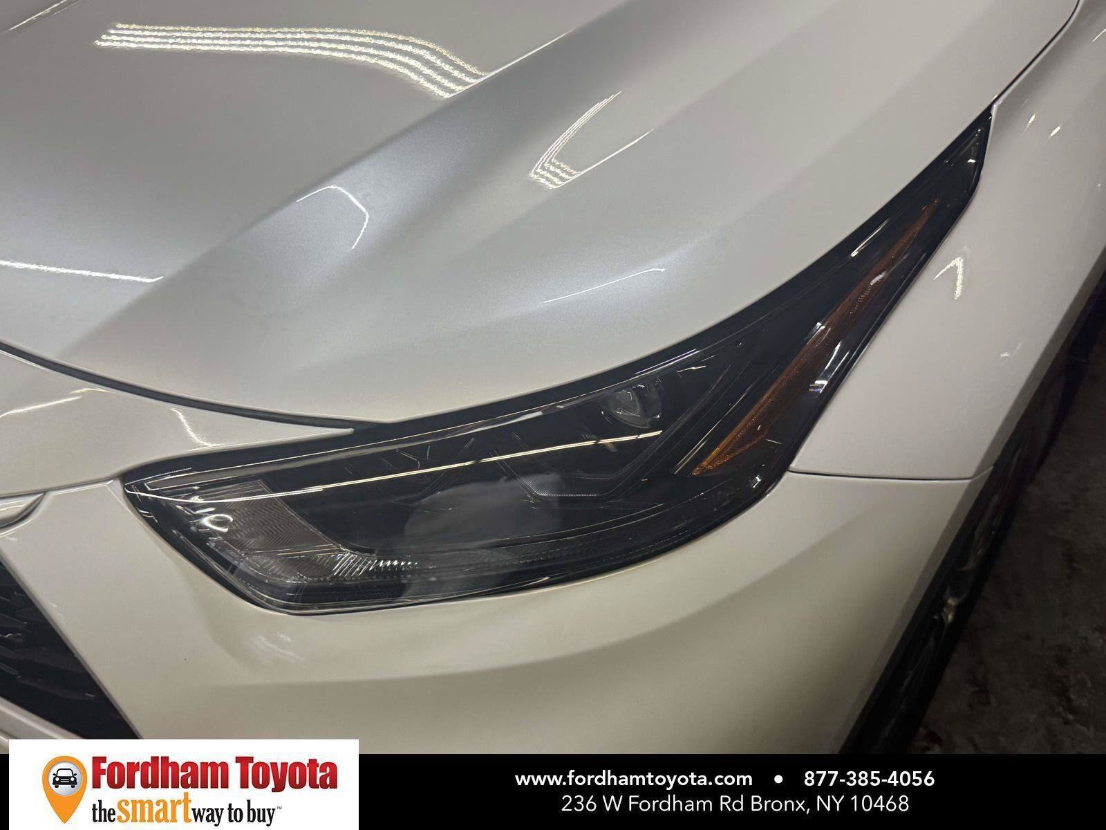 Used 2023 Toyota Highlander XLE AWD/4WD image 7