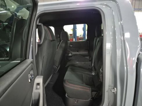 Used 2025 Nissan Frontier PRO-4X image 16