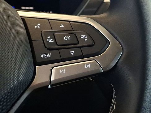 Used 2022 Volkswagen Tiguan SE image 21