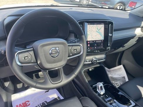 Used 2023 Volvo XC40 B5 Plus w/ Driver Assist Package AWD/4WD image 12