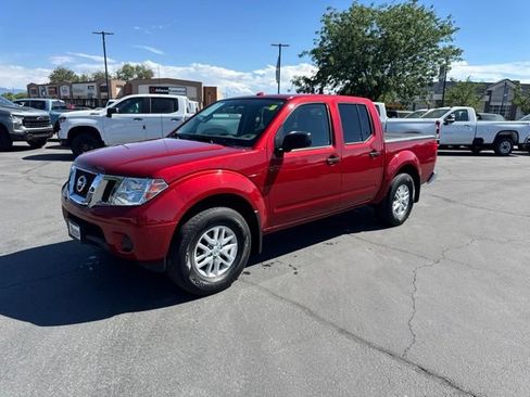 Used 2018 Nissan Frontier SV AWD/4WD image 2
