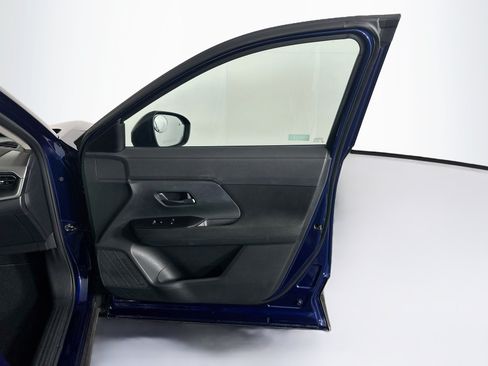 Used 2025 Nissan Kicks S FWD image 30