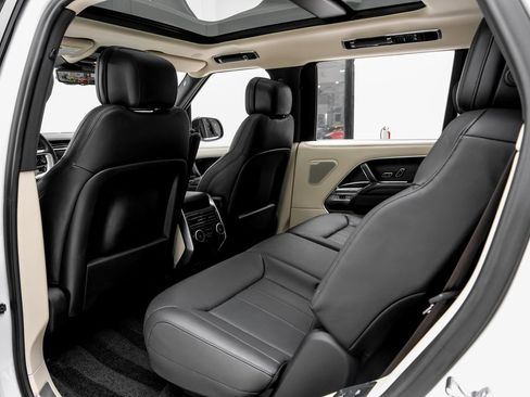 Used 2022 Land Rover Range Rover Long Wheelbase SE image 36