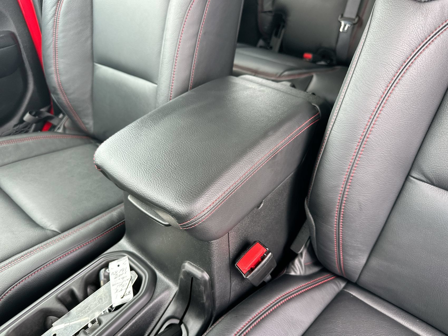 Used 2025 Jeep Wrangler Unlimited Rubicon AWD/4WD image 21