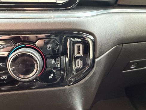 Used 2025 Chevrolet Silverado 1500 High Country w/ Technology Package image 24