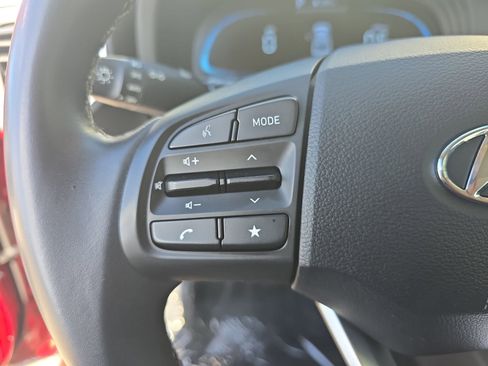 Used 2024 Hyundai Venue SEL image 22