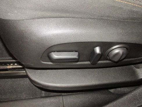 Used 2018 Chevrolet Equinox LT image 27