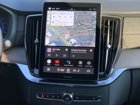 Used 2025 Volvo XC90 B5 Plus image 31