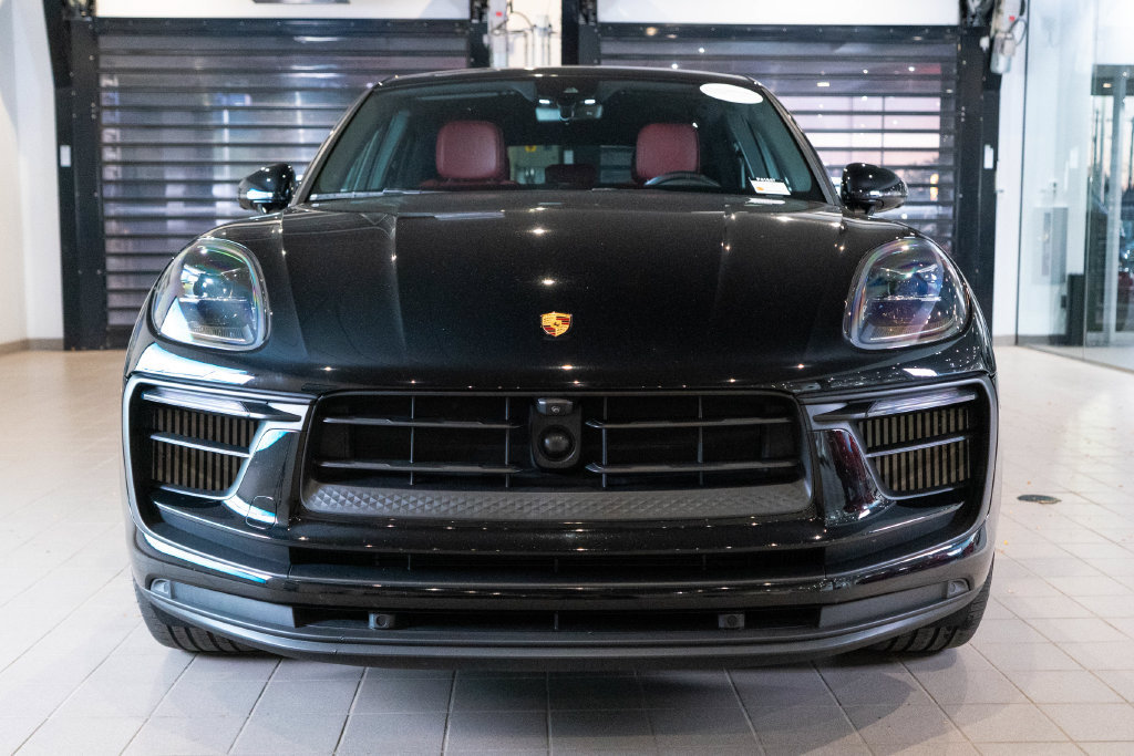 Certified 2023 Porsche Macan S AWD/4WD image 7