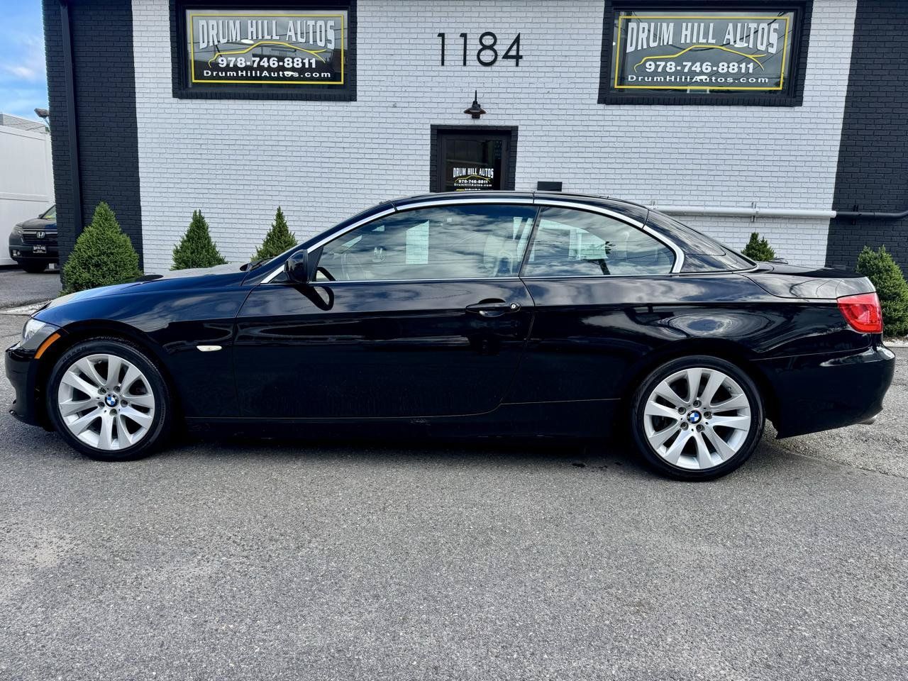 Used 2011 BMW 328i Convertible RWD image 3