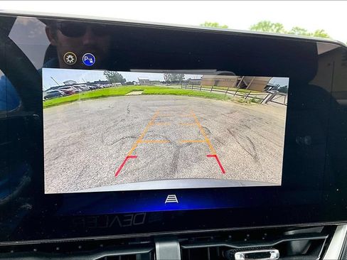 Used 2026 Chevrolet Equinox LT FWD image 19