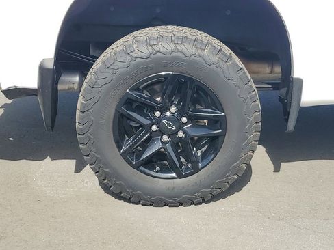 Used 2020 Chevrolet Silverado 1500 LT Trail Boss image 6